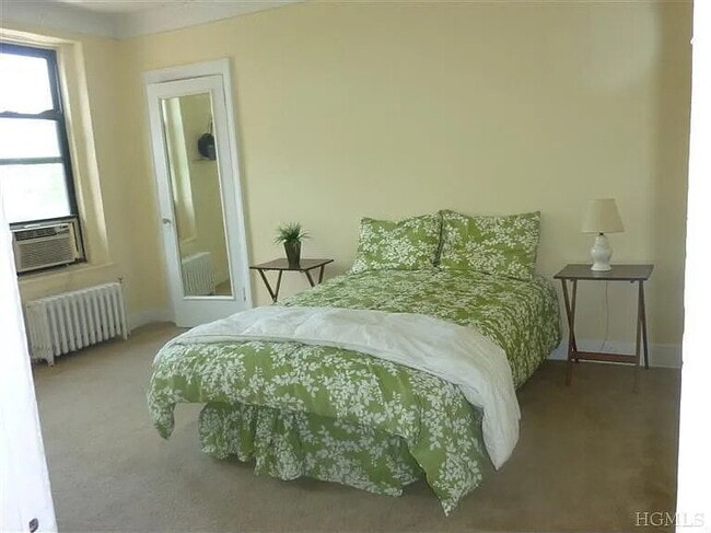 Building Photo - 100 Pelham Rd