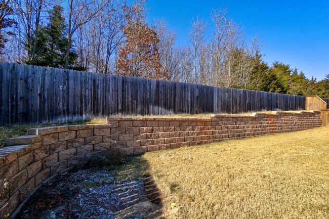 Building Photo - Charming 3-Bed Oasis in East Edmond