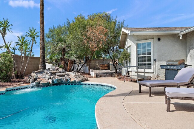 Building Photo - 4329 E Cherokee St