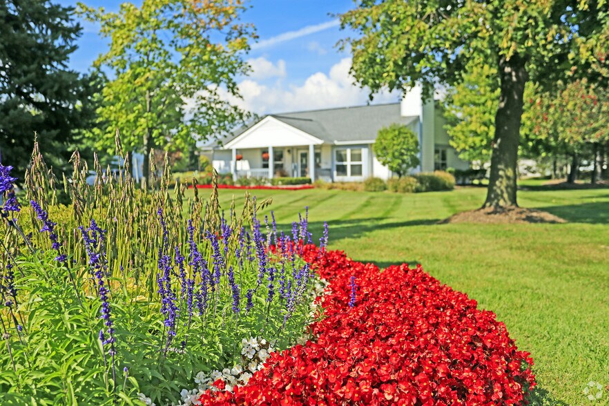 Primary Photo - Fieldstone Apartments