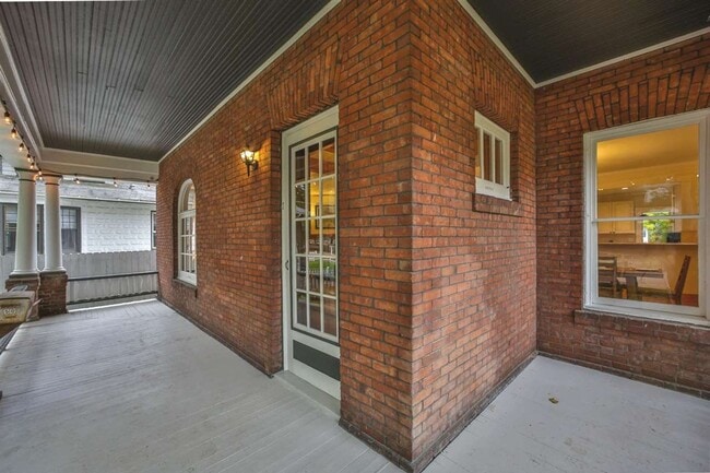 Building Photo - 2508 S Grand Blvd