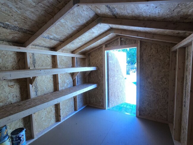 Building Photo - CHARMING TWO BEDROOM SAN RAFAEL HOME A FEW BLOCKS FROM DOWNTOWN