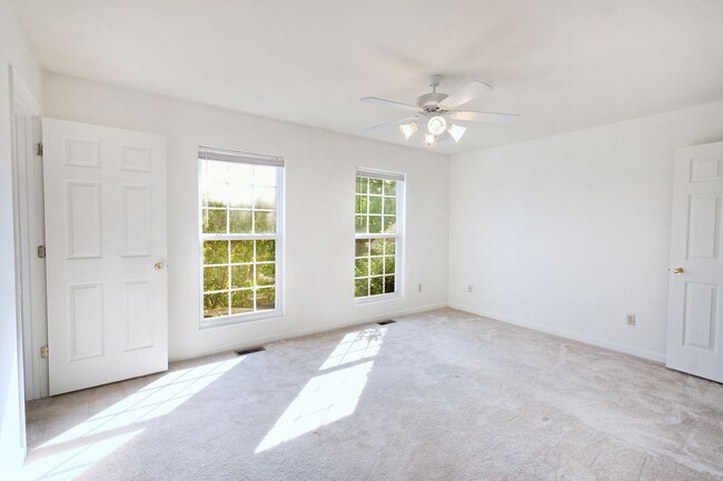 Building Photo - 119 Waterbury Ct