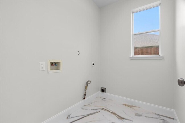 Building Photo - 3011 Grand Lakeview Dr