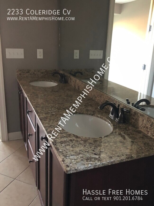 Building Photo - 2233 Coleridge Cv