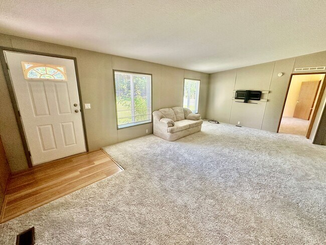 Building Photo - Suncrest Rental