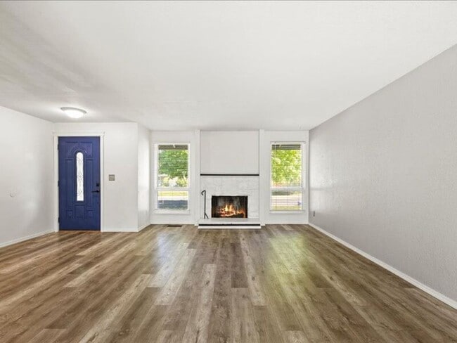 Building Photo - 8307 W Grand Ronde Pl