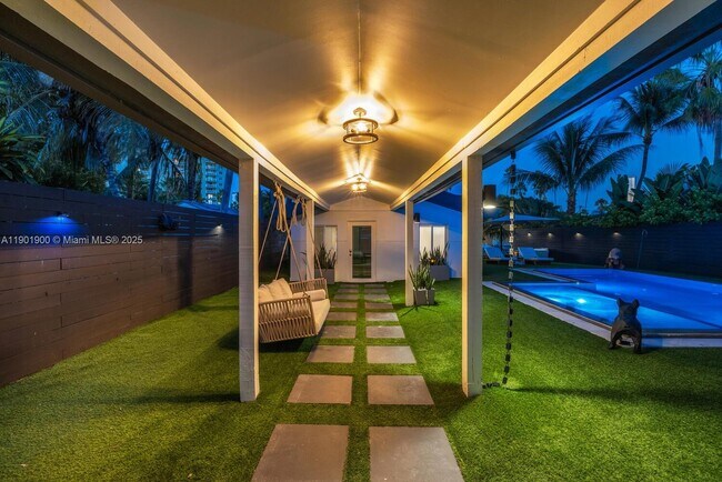 Building Photo - 901 NW 7th Street Rd