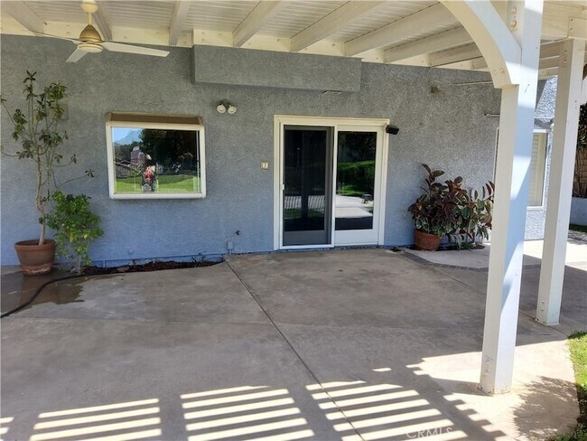 Building Photo - 25540 Pembrook Pl