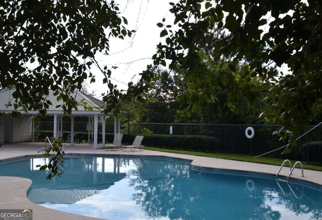 Building Photo - 233 W Lakemont Dr