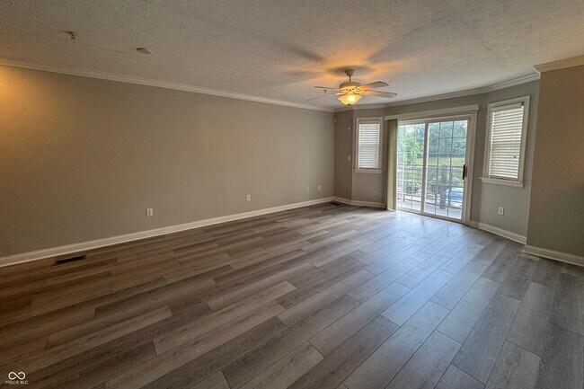 Building Photo - 1442 Oakhill Dr