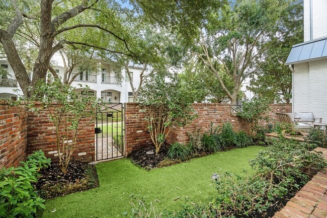 Building Photo - 3240 Bammel Ln