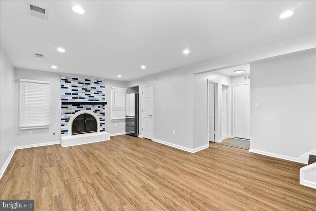 Building Photo - 9303 Macswain Pl
