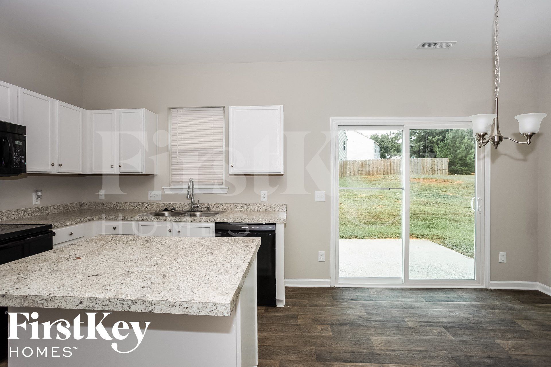 Building Photo - 2518 Fairstone Ave