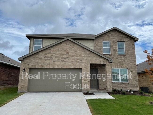 Primary Photo - 713 Peach Tree Ln