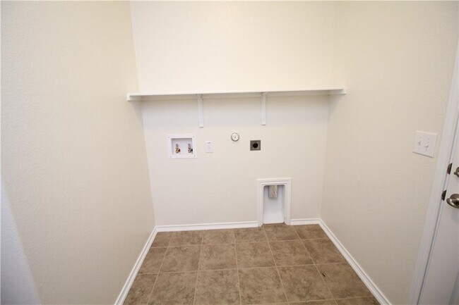 Building Photo - 7432 Groundhog Wy