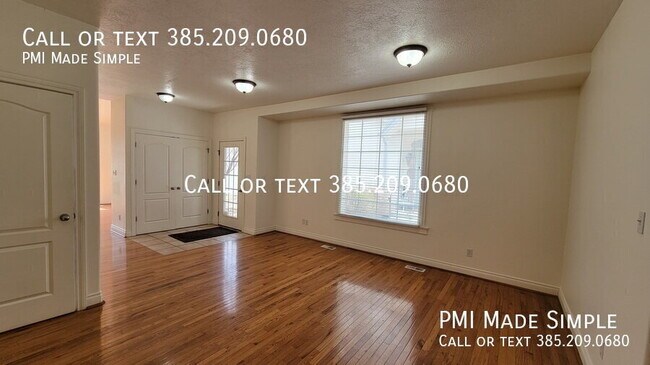 Primary Photo - 3042 E Somerset Dr