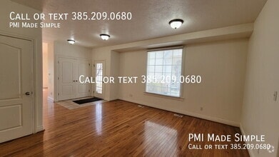 Building Photo - 3042 E Somerset Dr