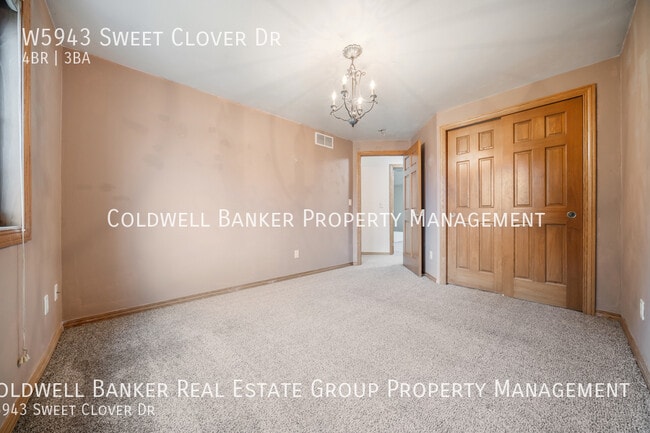 Building Photo - W5943 Sweet Clover Dr