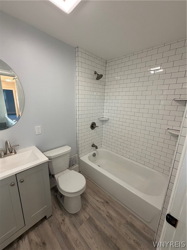 Building Photo - 18 Buffum St