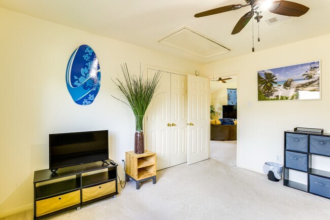 Building Photo - 618 Bending Bough Dr