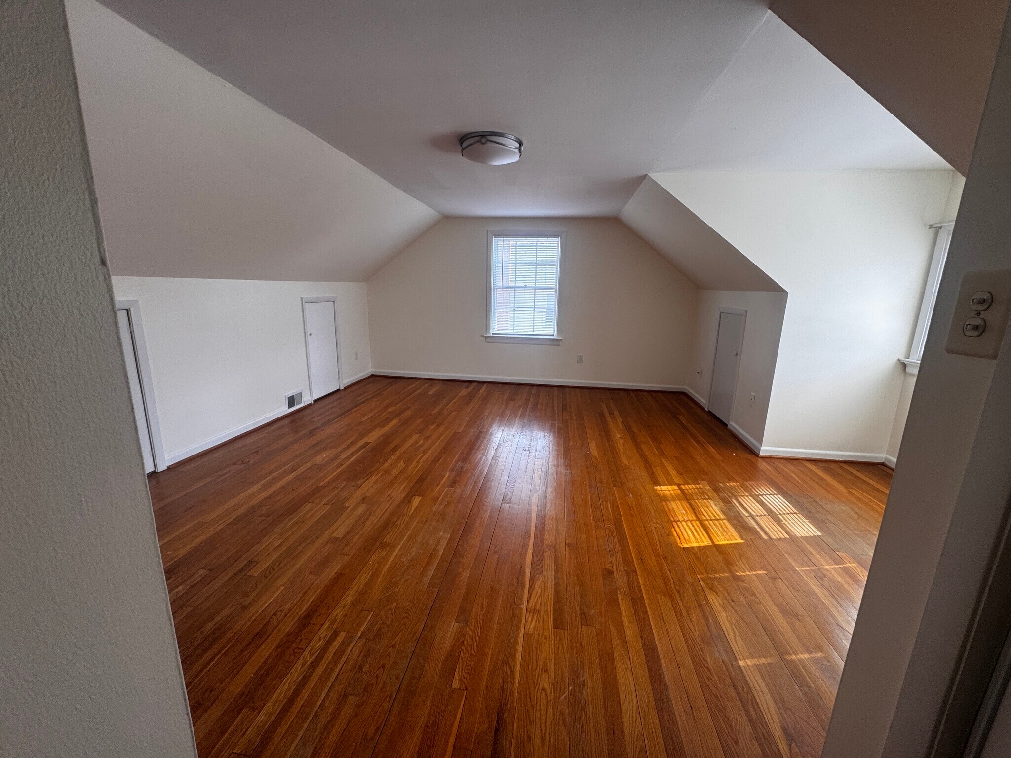 Building Photo - 8409 Freestone Ave