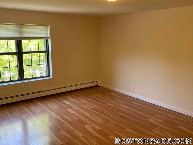 Primary Photo - 757 Highland Ave
