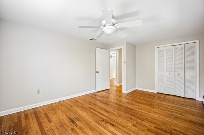 Building Photo - 32 Center St