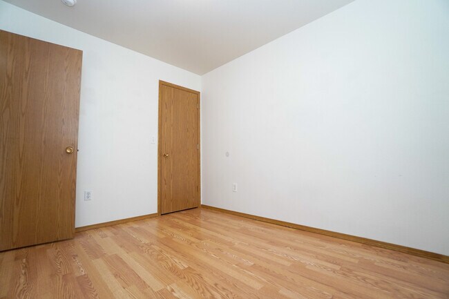 Building Photo - 265 N Paradise Ave