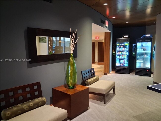 Building Photo - 2641 N Flamingo Rd