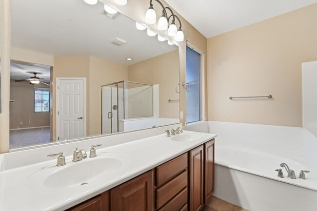 Building Photo - Spacious 3-Bedroom + Loft Home with Mounta...