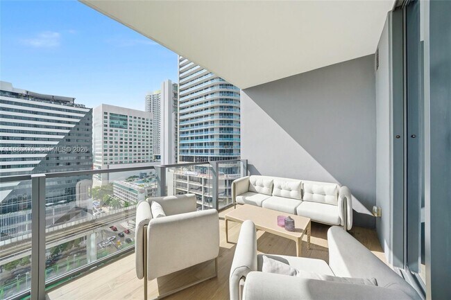 Building Photo - 88 SW 7th St