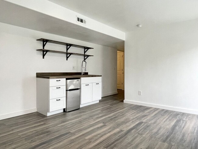 Building Photo - 3037 S Red Pine Dr