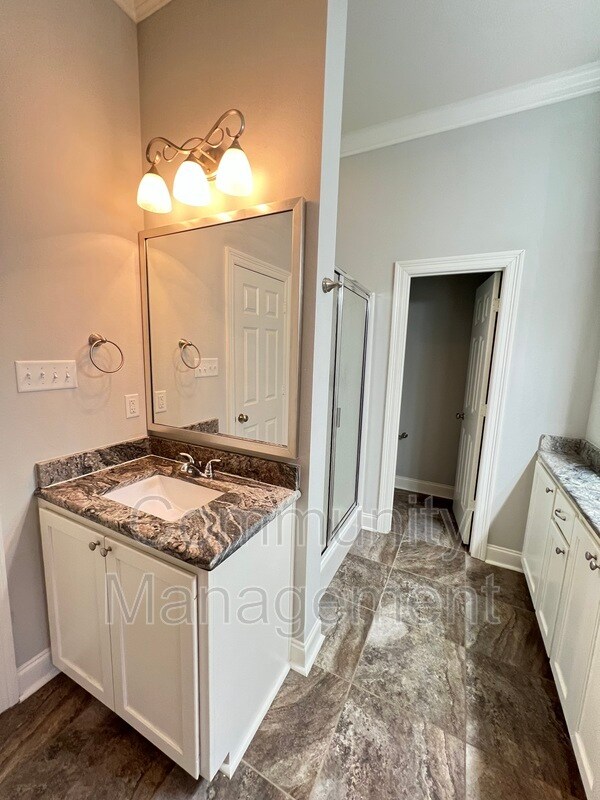 Building Photo - 8027 Seville Ct