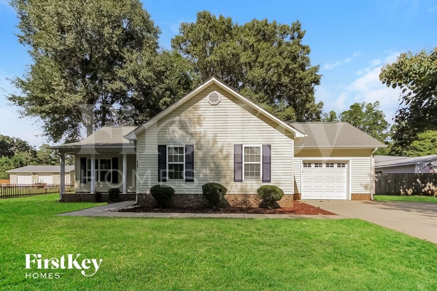 Building Photo - 420 W Henry St