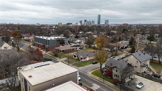 Building Photo - 1625 NW 16th St