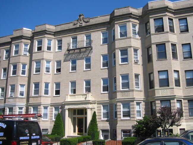 Building Photo - 85 Park Dr