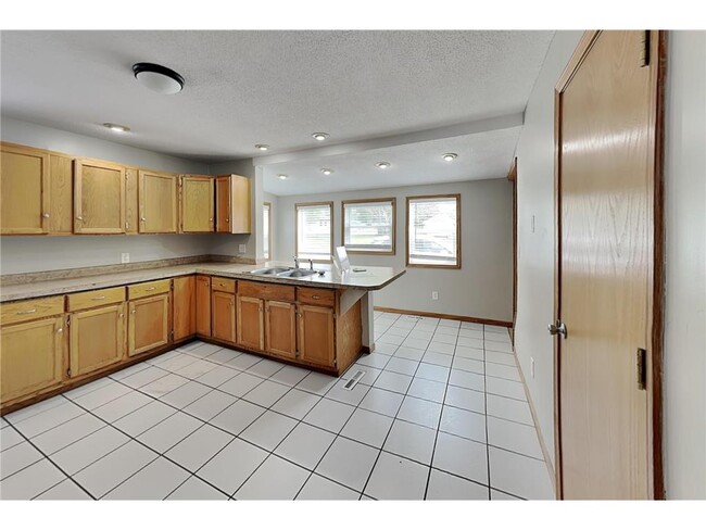 Building Photo - 4748 W 125th St