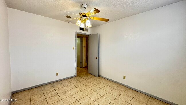 Building Photo - 4705 Frankfort Ave