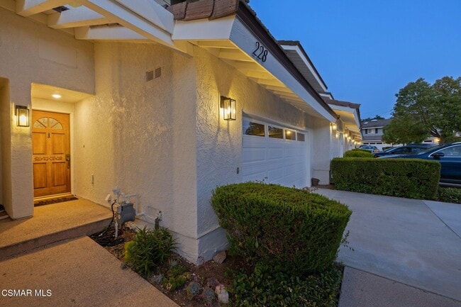 Building Photo - 228 Hill Ranch Dr
