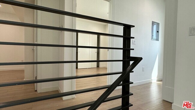 Building Photo - 5226 Satsuma Ave
