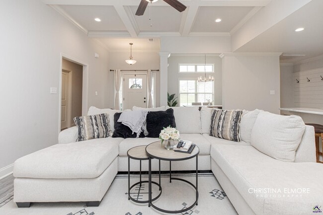 Building Photo - 214 Creek Ridge Dr