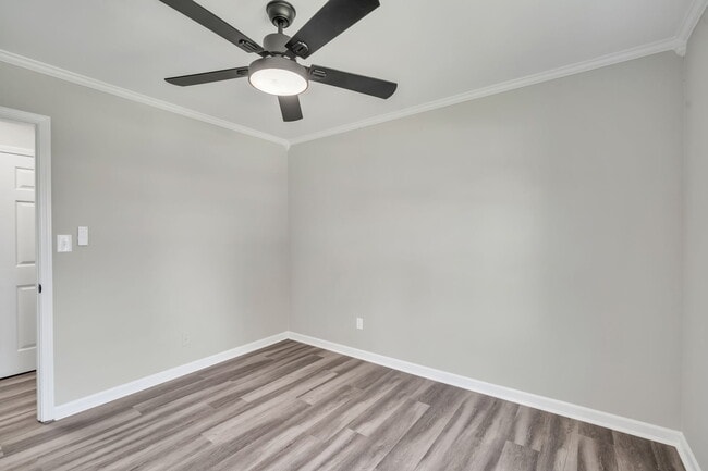 Building Photo - 120 Abbotsford Dr