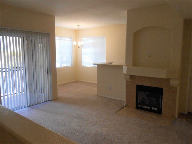 Building Photo - Spacious 2 bedroom Condo in The Falls