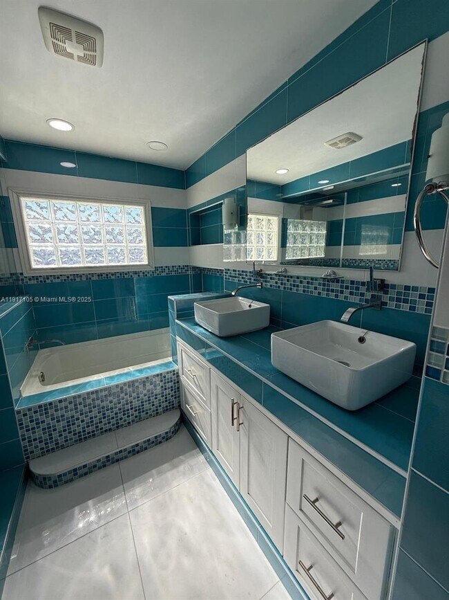 Building Photo - 4430 NW 175th St