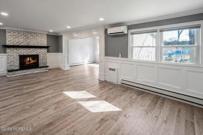 Building Photo - 437 Adamston Rd