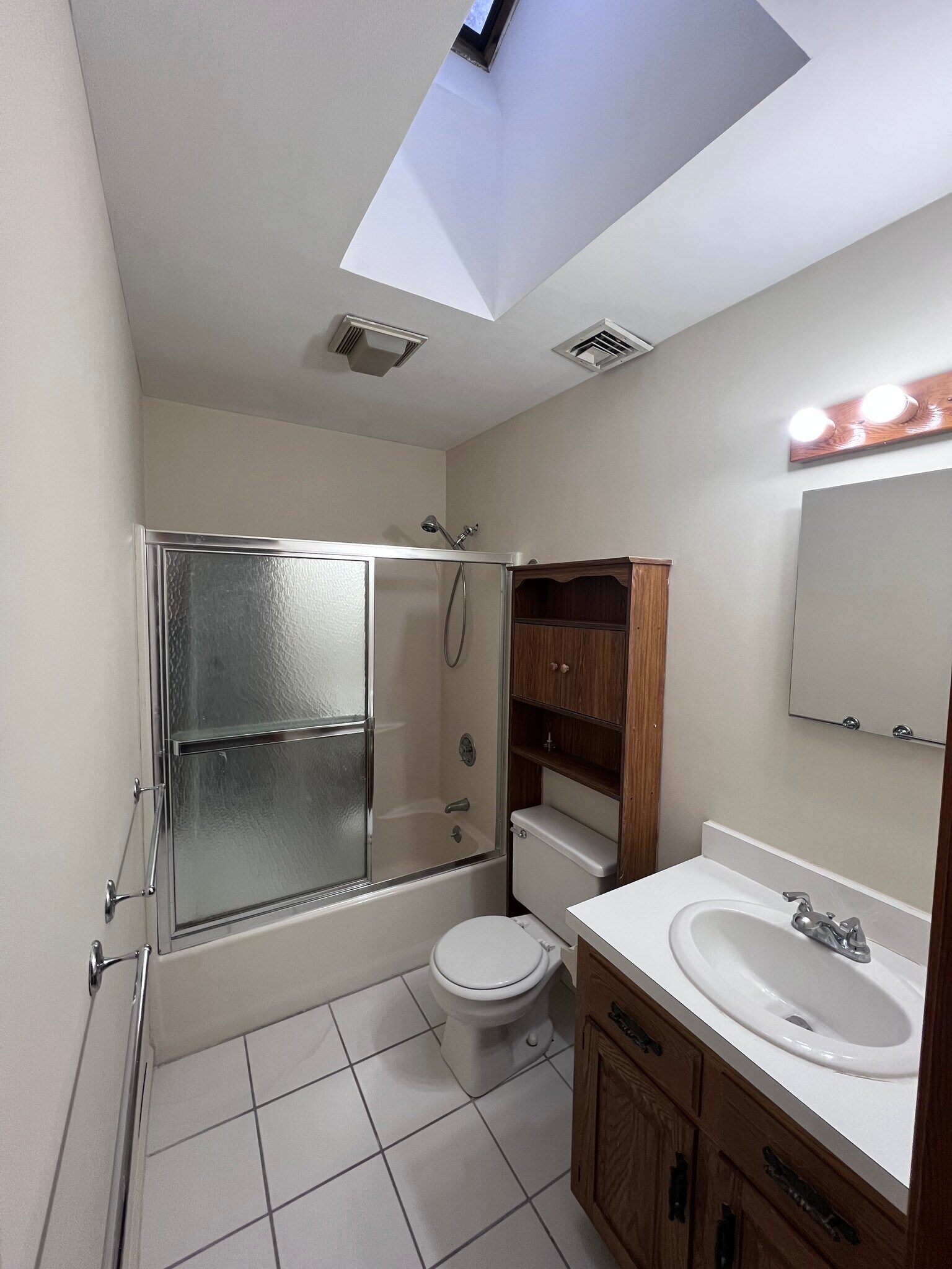 Building Photo - 150 Pacific St