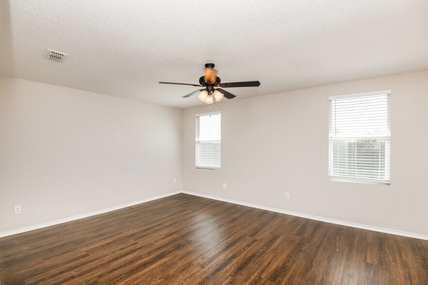 Building Photo - 3957 German Pointer Way