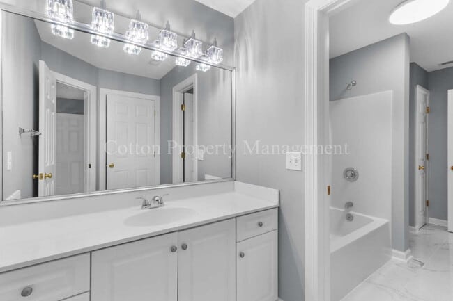 Building Photo - 4728 Wedgefield Dr