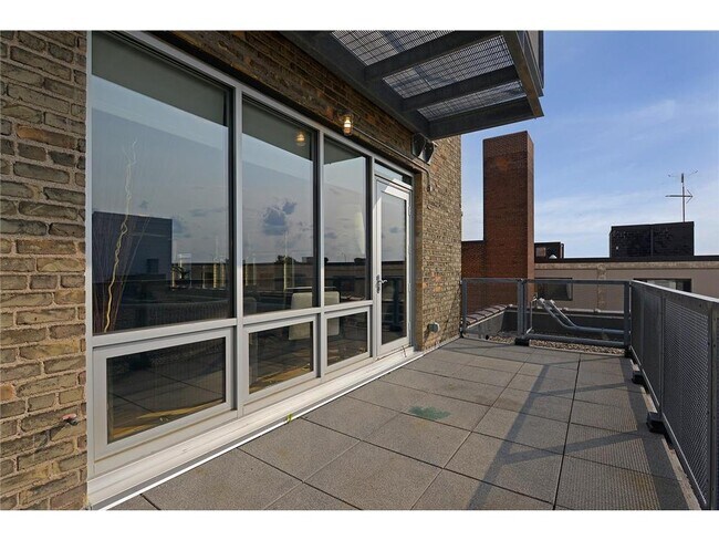 Building Photo - 901 N 3rd St